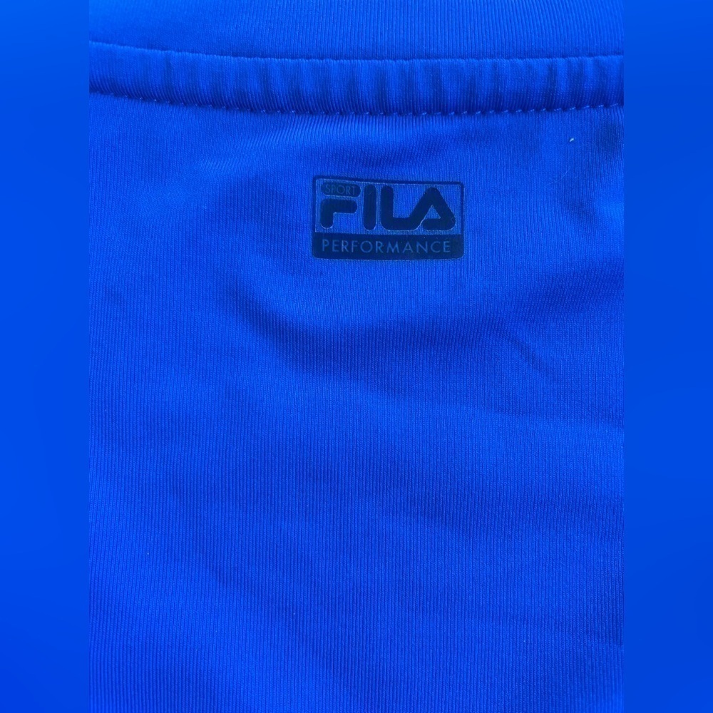🎉2/$10 FILA Performance Tshirt Large - Picture 5 of 5